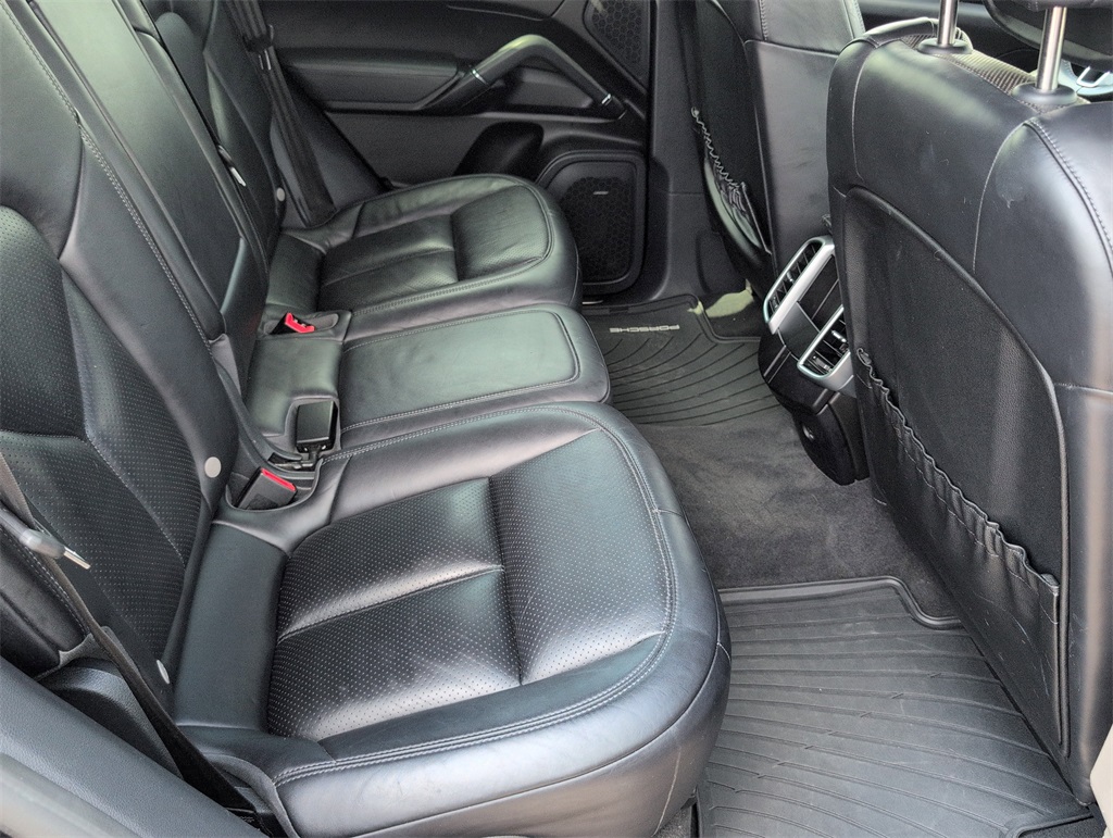 2017 Porsche Cayenne Platinum Edition photo 35