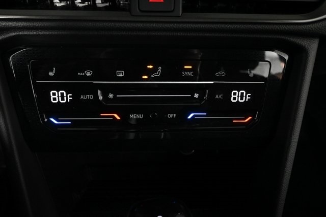 2025 Volkswagen Taos SE photo 10