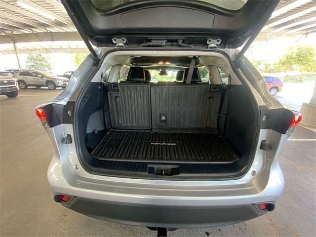 2023 Toyota Highlander XLE photo 14