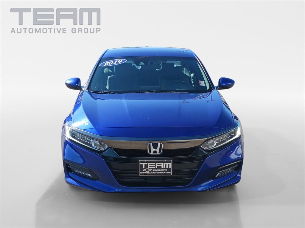 2019 Honda Accord Sport photo 2