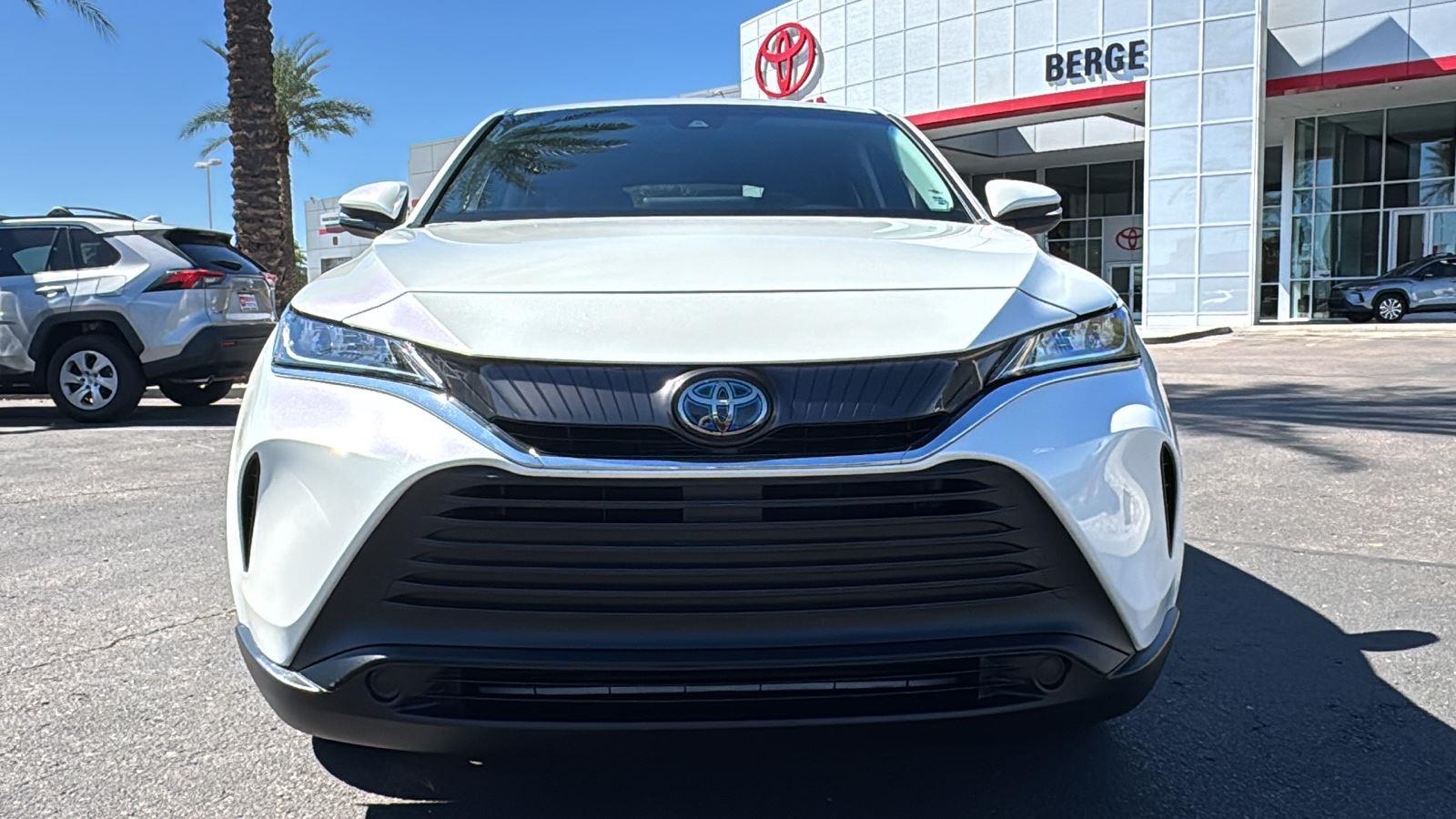2021 Toyota Venza LE photo 2