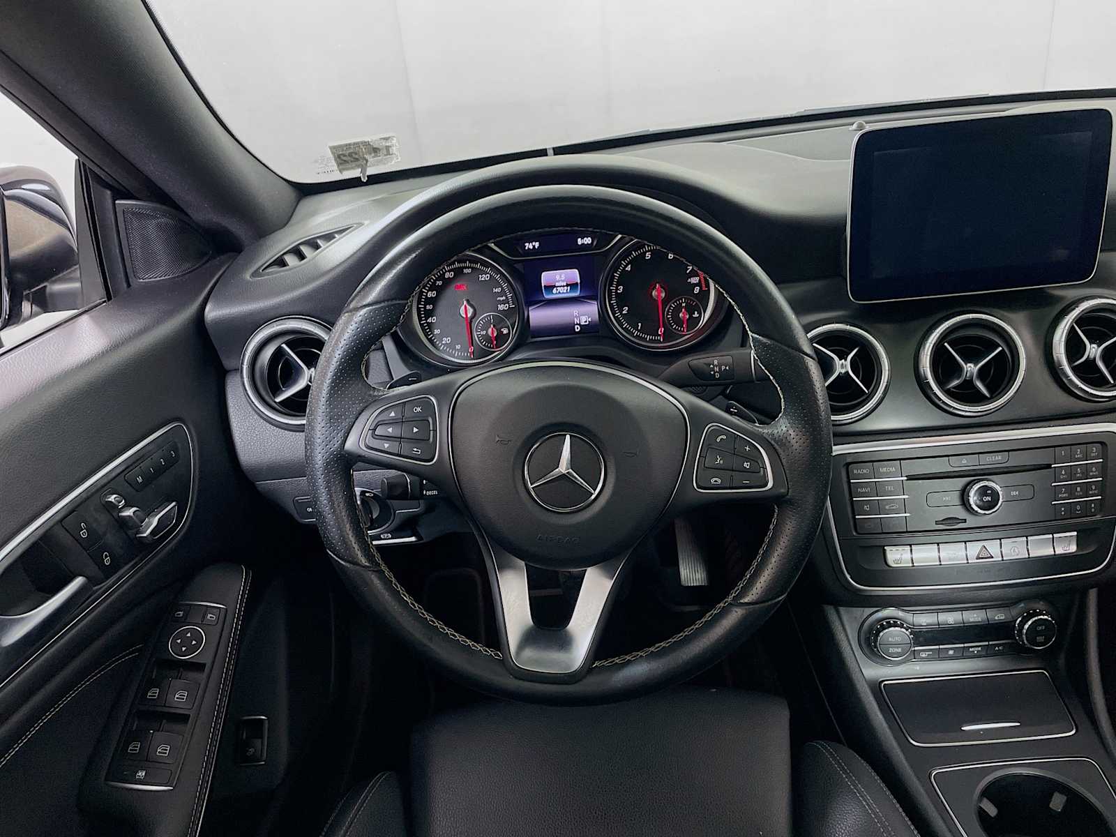 2018 Mercedes Benz CLA 250 4MATIC photo 19