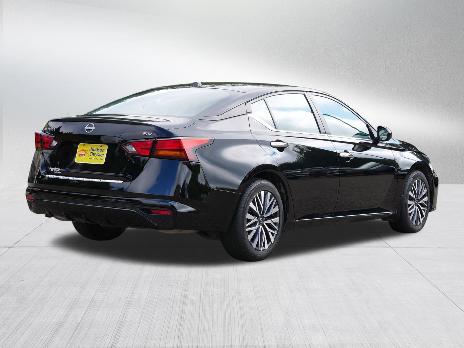 2023 Nissan Altima 2.5 SV photo 7