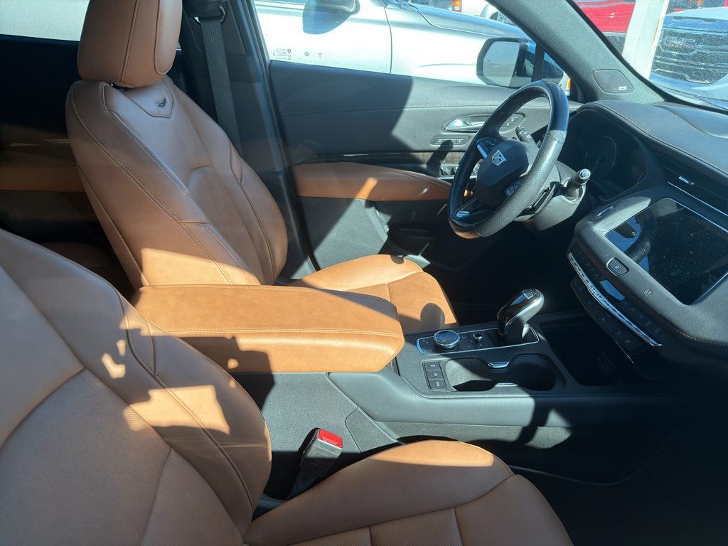 2021 Cadillac XT4 Sport photo 3