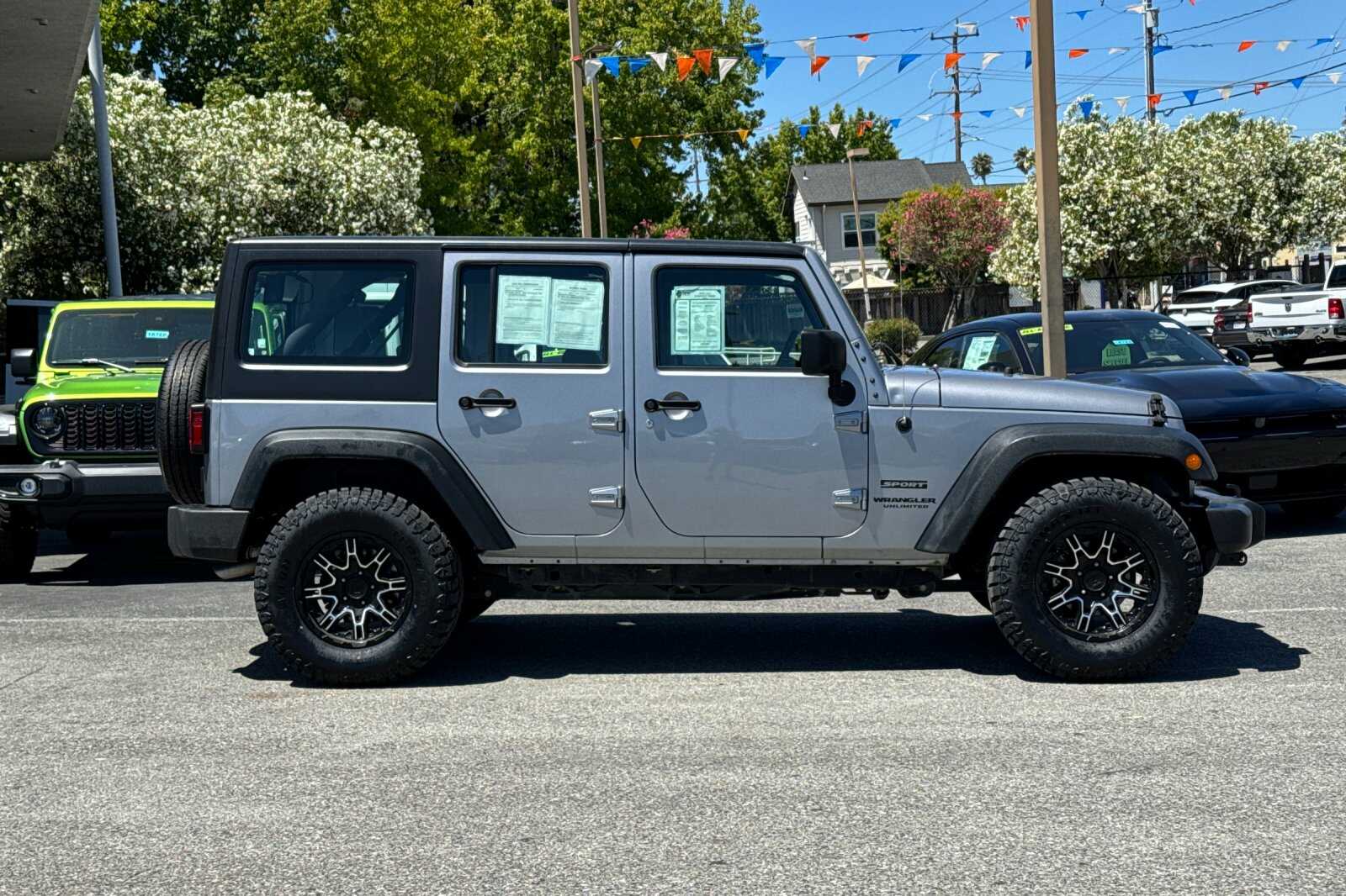 2017 Jeep Wrangler Unlimited Sport photo 3