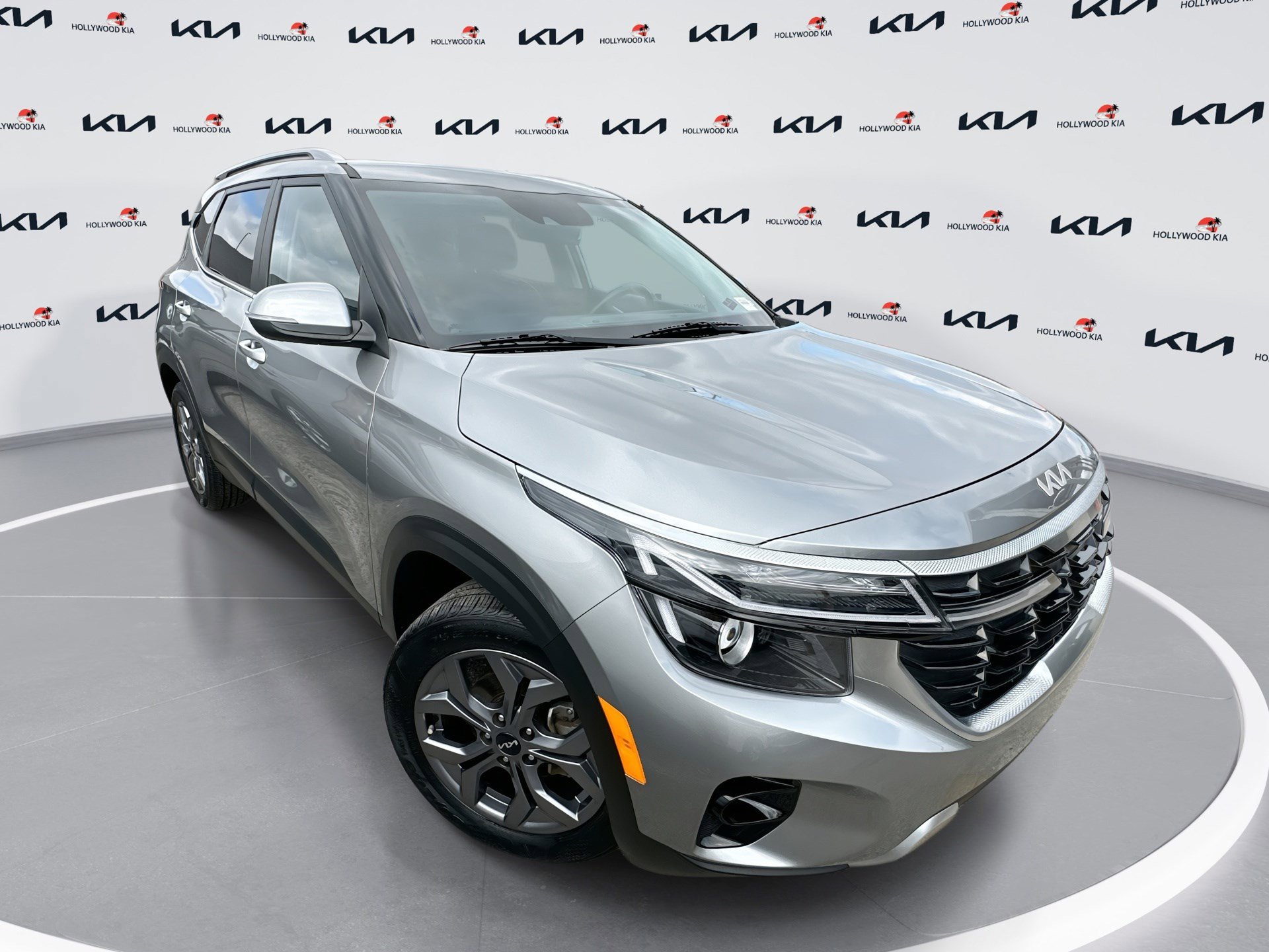 2024 Kia Seltos S's photo