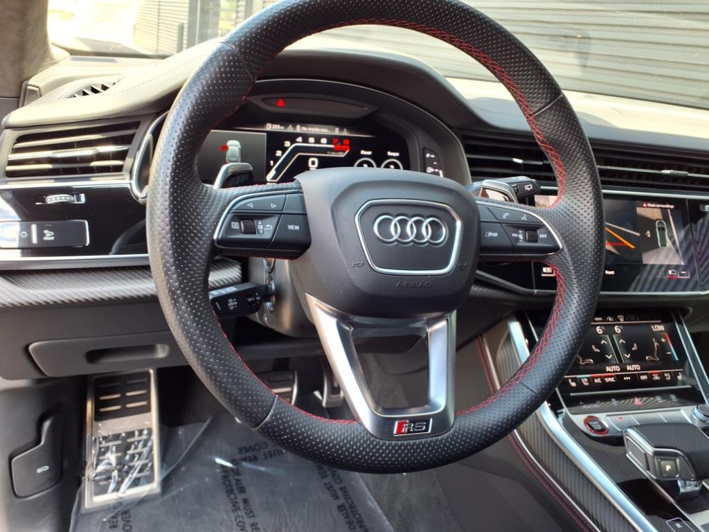 2022 Audi RS Q8 photo 4