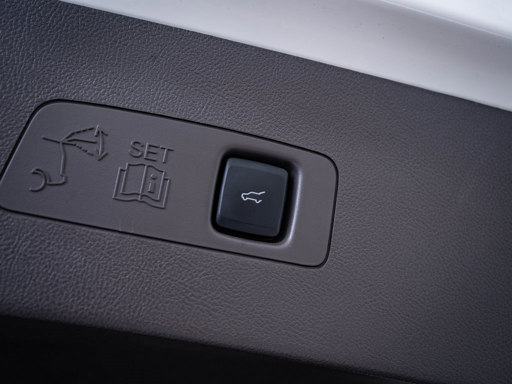 2022 Lincoln Corsair Standard photo 34
