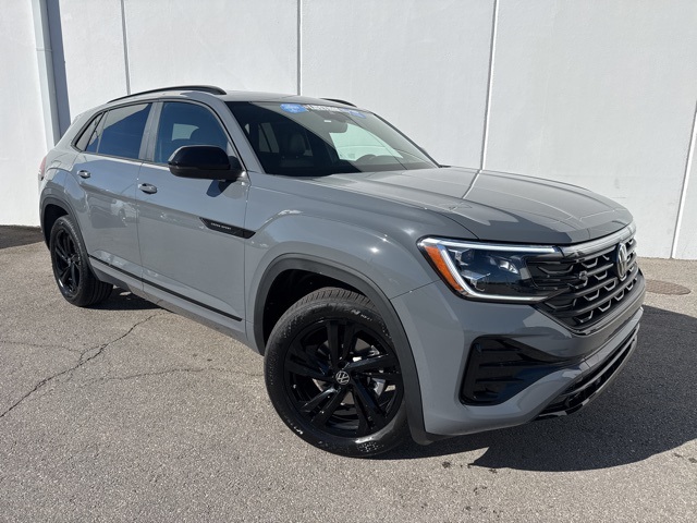 2026 Volkswagen Atlas Cross Sport SEL R-Line photo 2