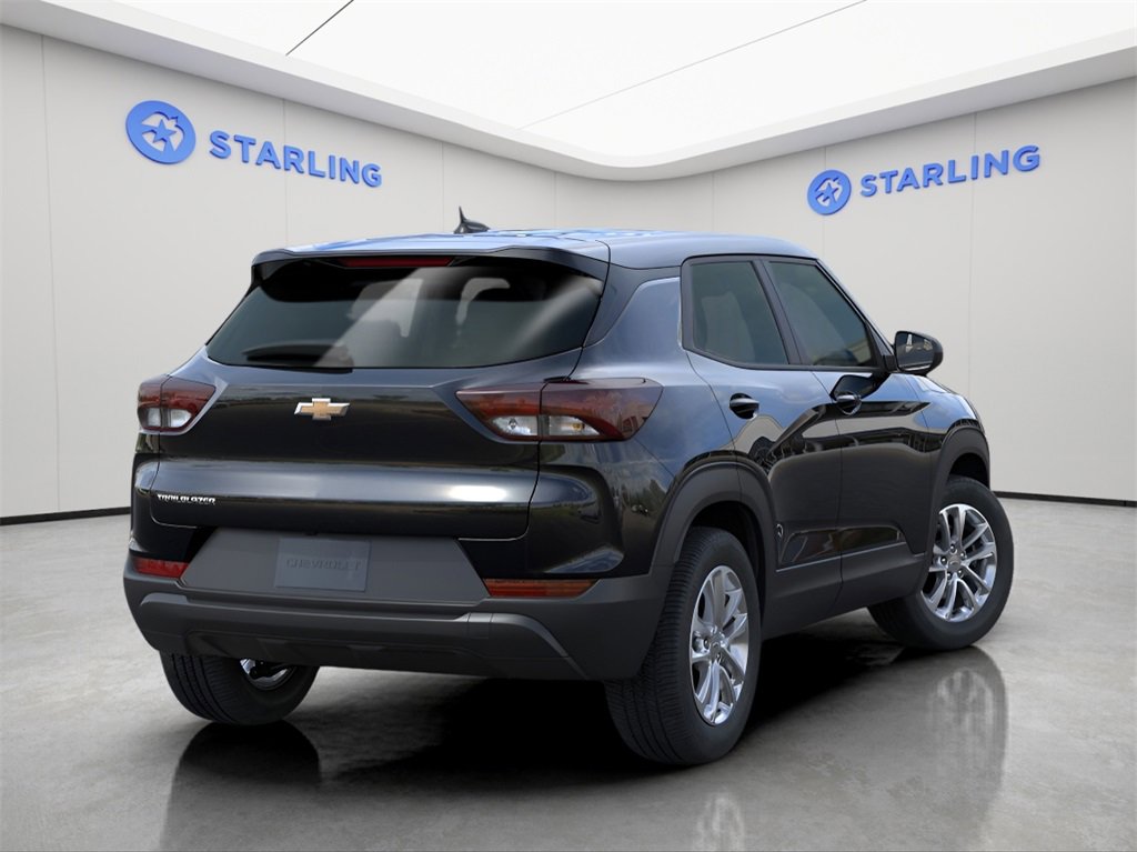 2026 Chevrolet Trailblazer LS photo 2