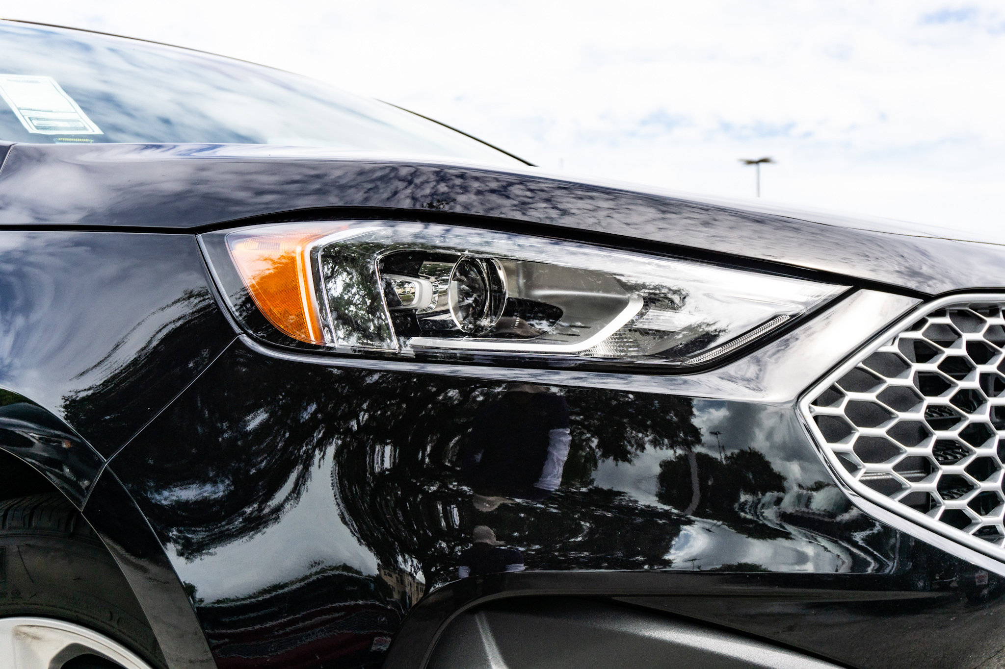 2024 Ford Edge SE photo 3