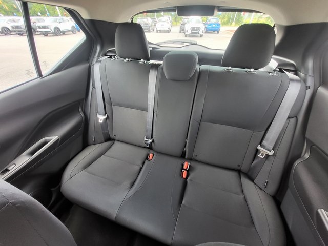 2025 Nissan Kicks Play S photo 12