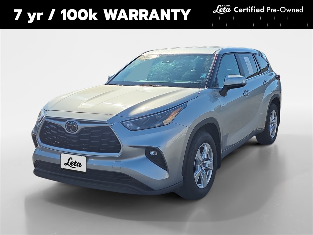 2024 Toyota Highlander LE's photo