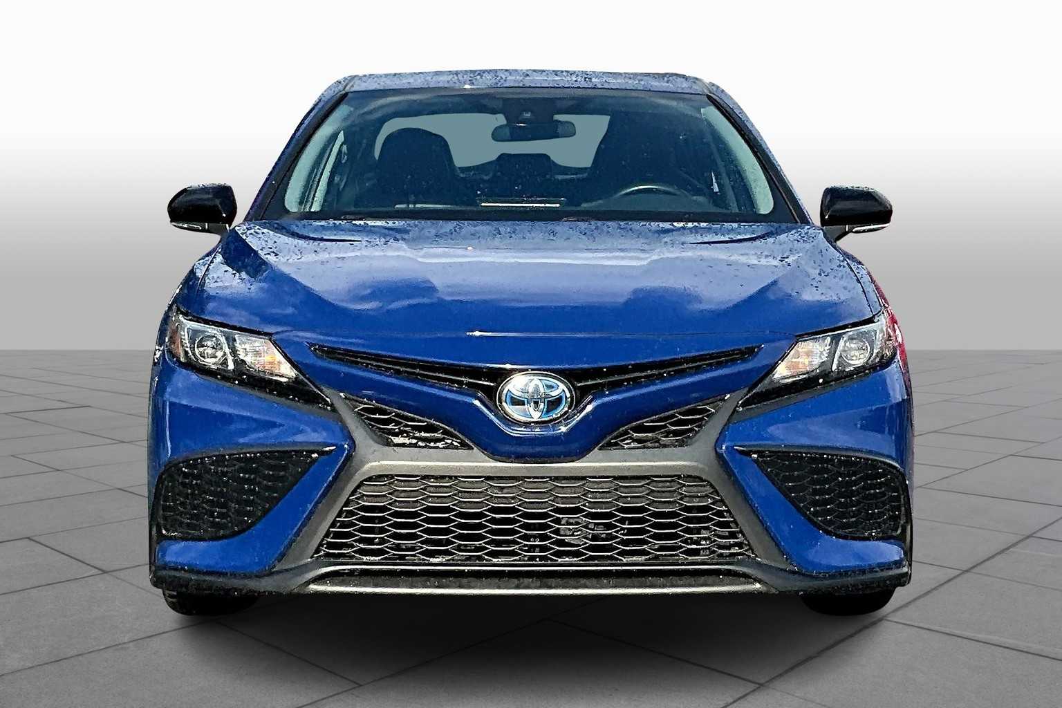 2023 Toyota Camry Hybrid SE photo 3