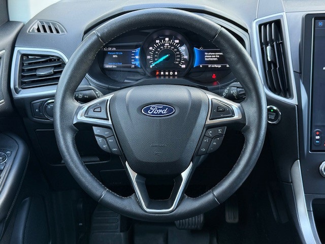 2022 Ford Edge SEL photo 23