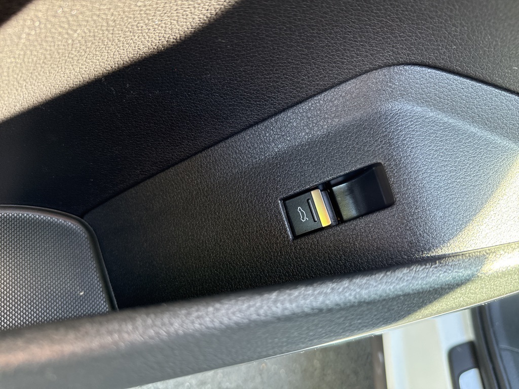 2019 Audi e-tron Premium Plus photo 15