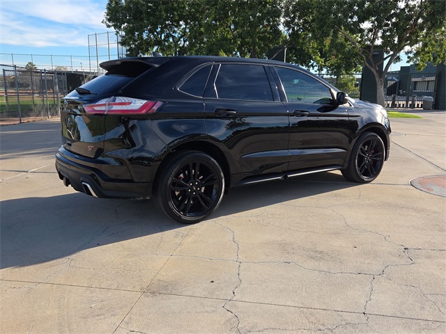 2022 Ford Edge ST photo 3