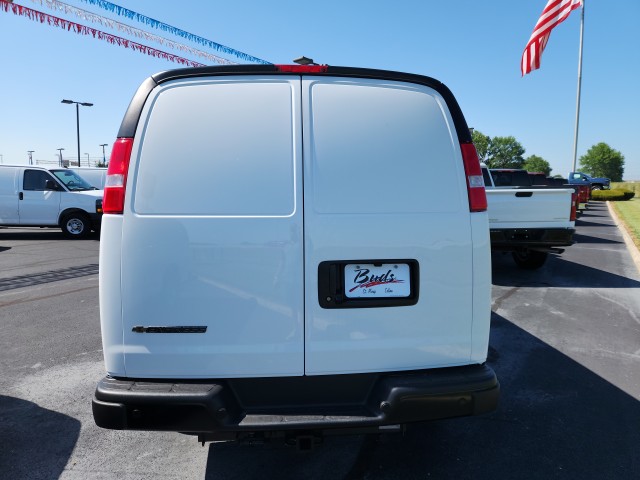 2025 Chevrolet Express Cargo 2500 photo 2