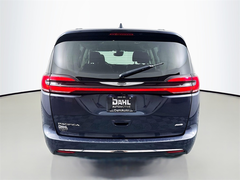 2021 Chrysler Pacifica Touring photo 11