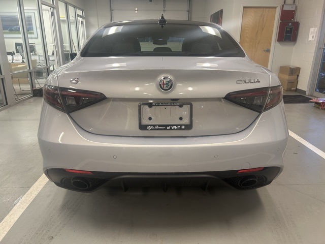 2025 Alfa Romeo Giulia Base photo 5