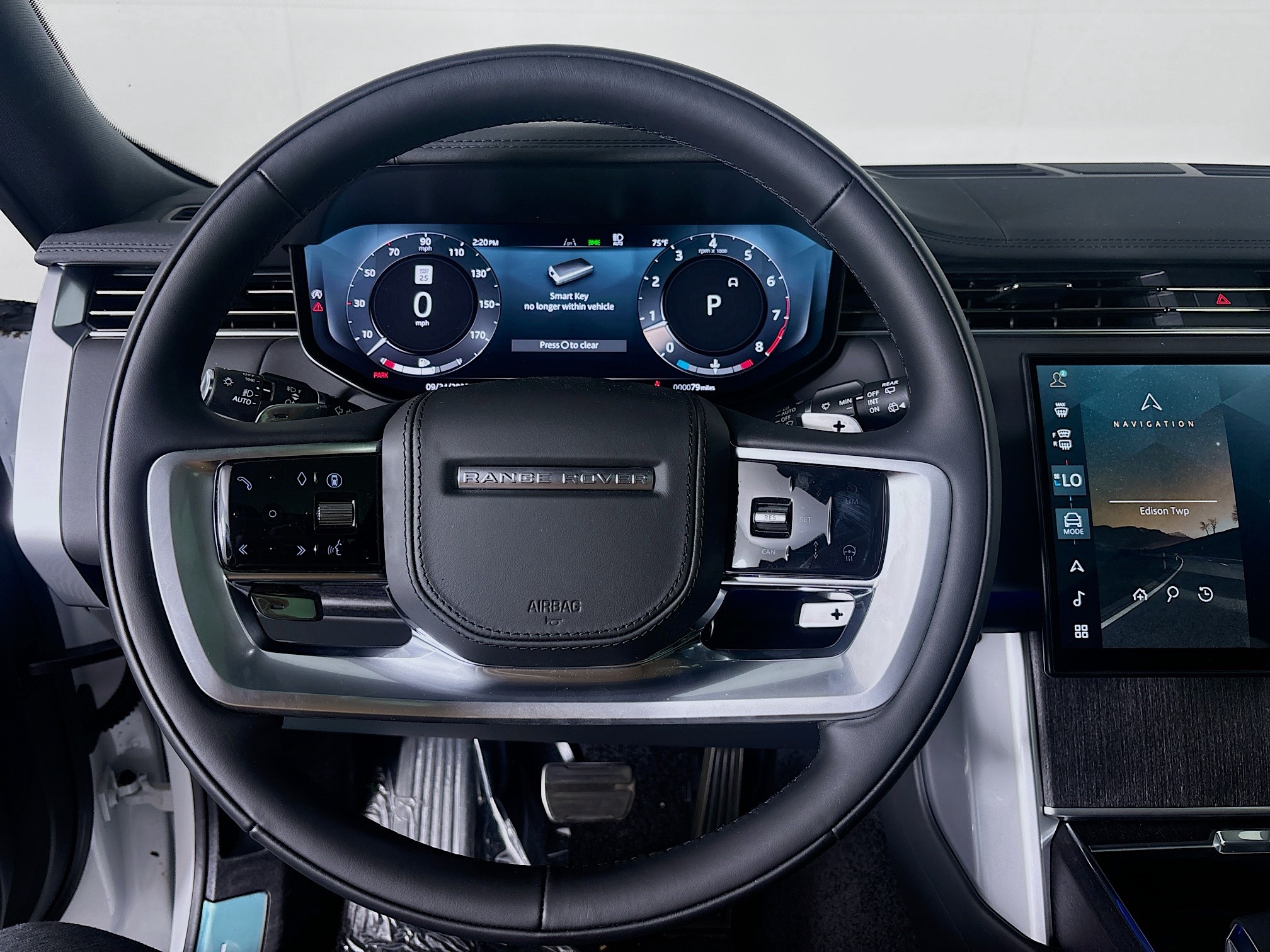 2025 Land Rover Range Rover SE photo 10