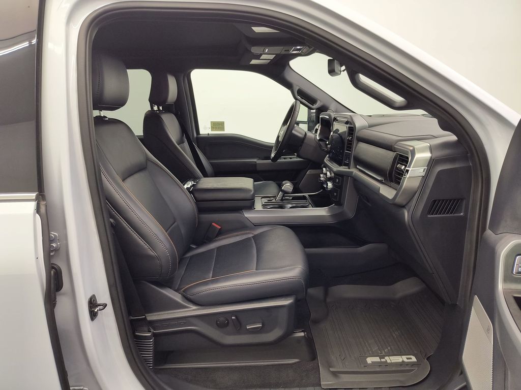 2025 Ford F-150 Lariat photo 27