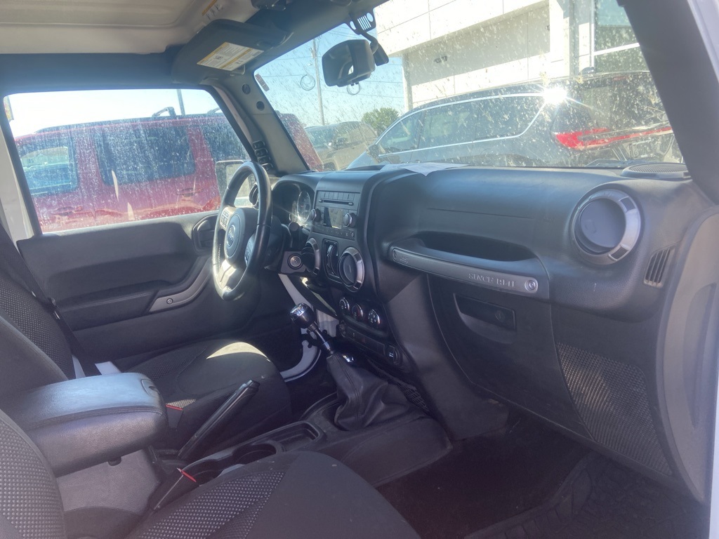 2016 Jeep Wrangler Black Bear photo 9