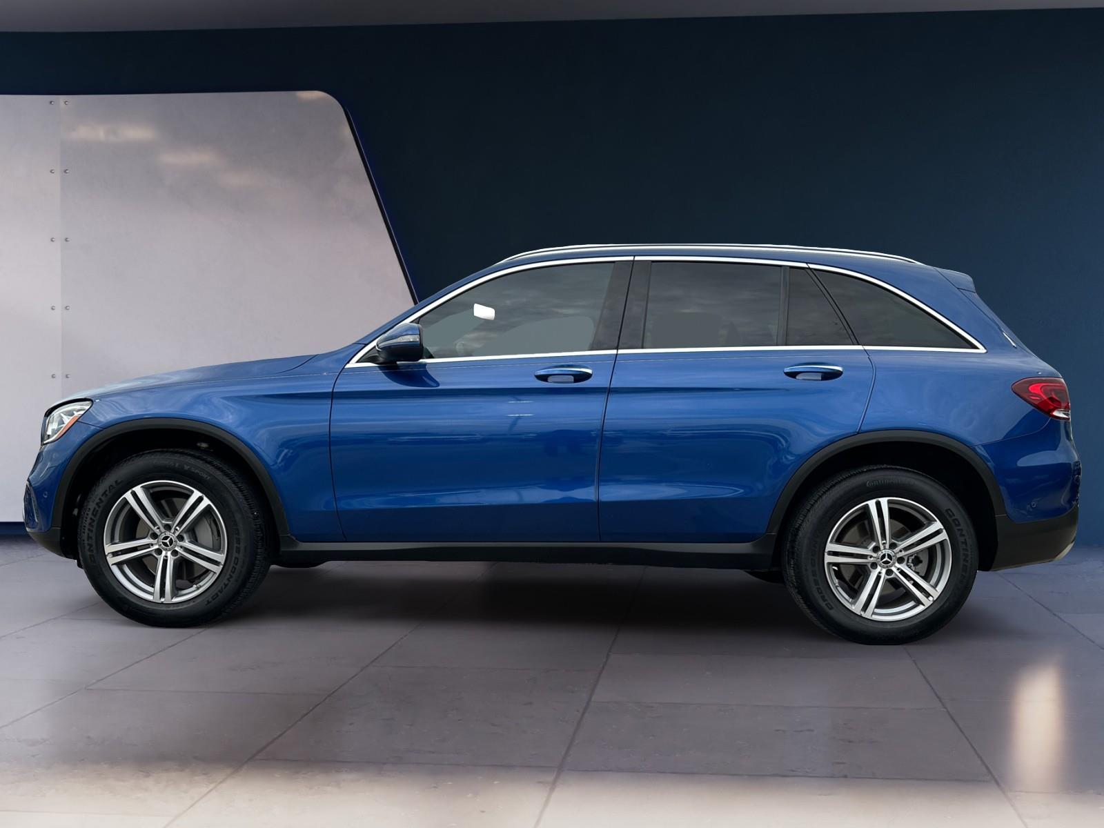 2022 Mercedes Benz GLC 300 photo 2