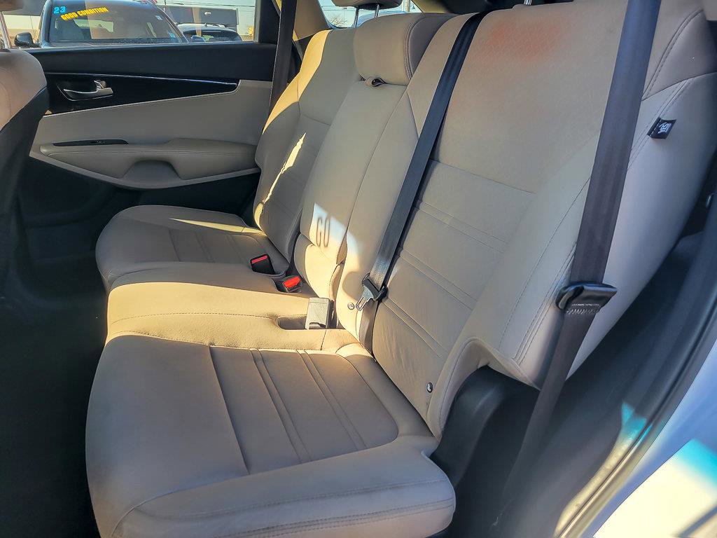 2020 KIA SORENTO - Image 13
