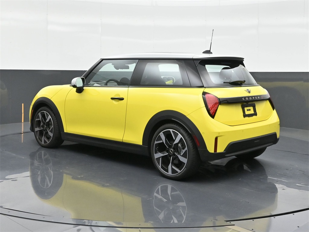 2025 Mini Cooper 2 Door Hardtop S photo 2