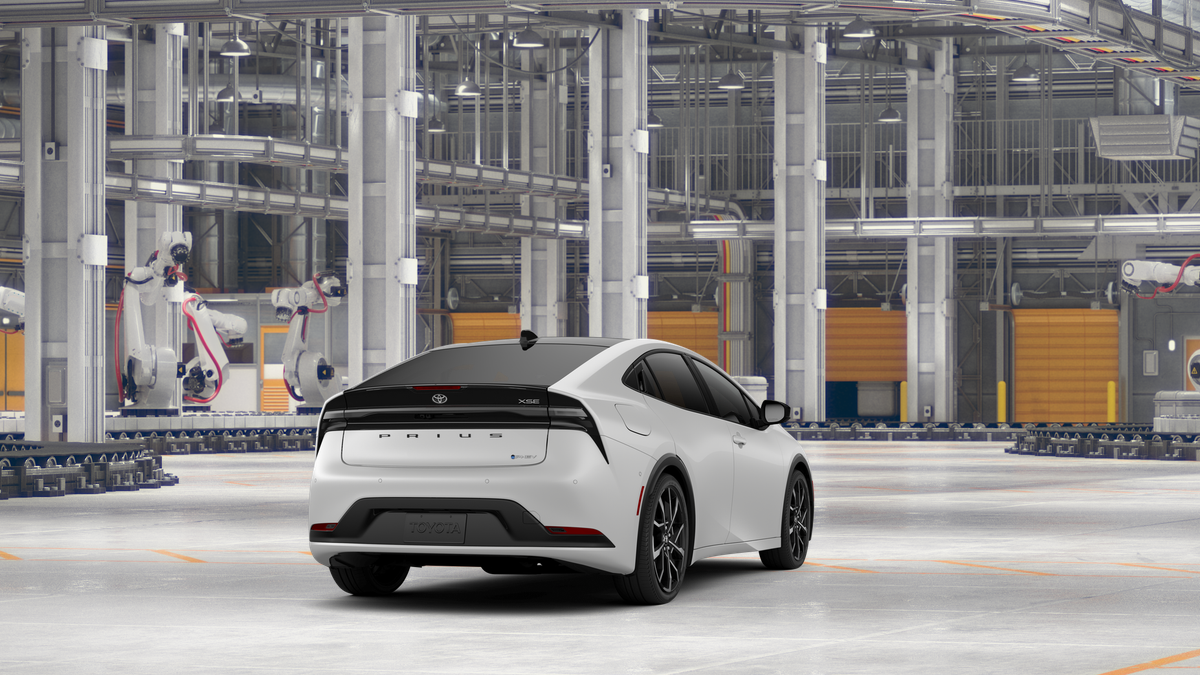 2026 Toyota Prius Plug-in Hybrid XSE Premium photo 9