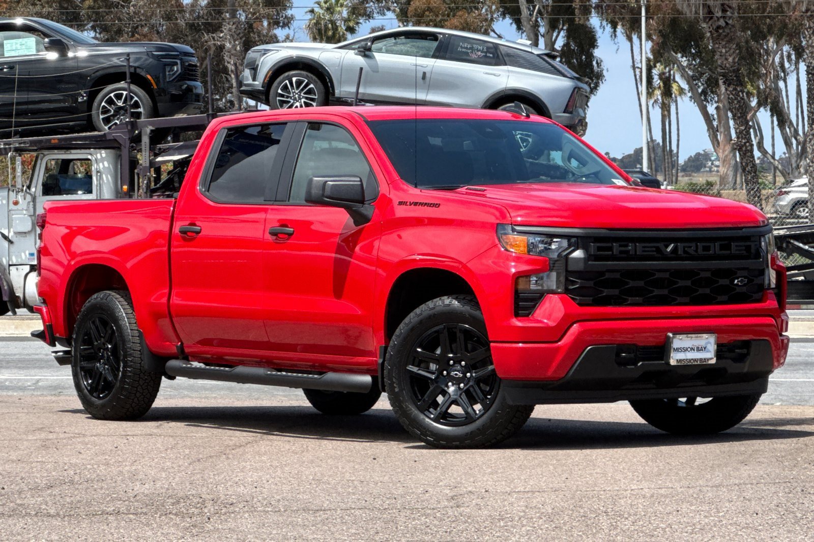 2025 Chevrolet Silverado 1500 Custom photo 2