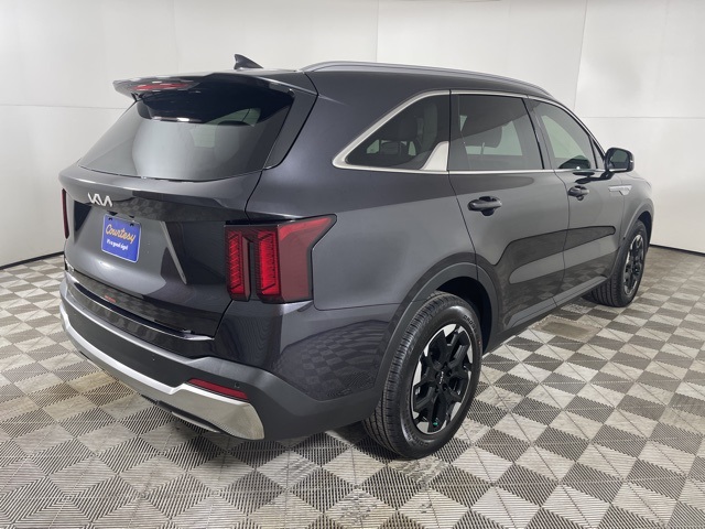 2025 Kia Sorento S photo 5