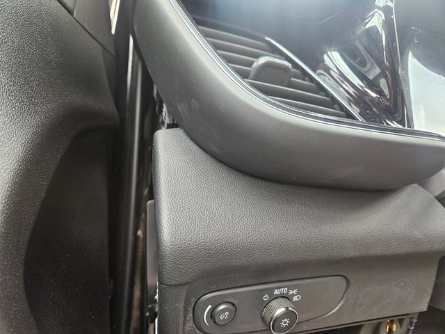 2022 Buick Envision Essence photo 13