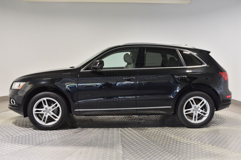 Used 2017 Audi Q5 Premium with VIN WA1C2AFP8HA063686 for sale in Beachwood, OH