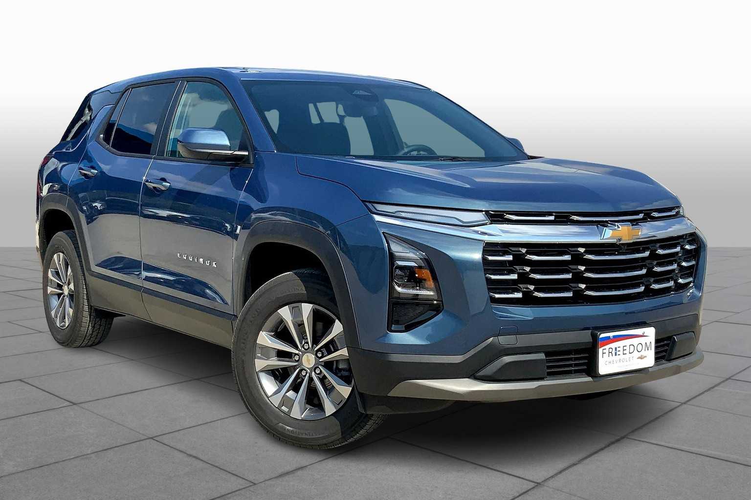 2026 Chevrolet Equinox LT photo 2