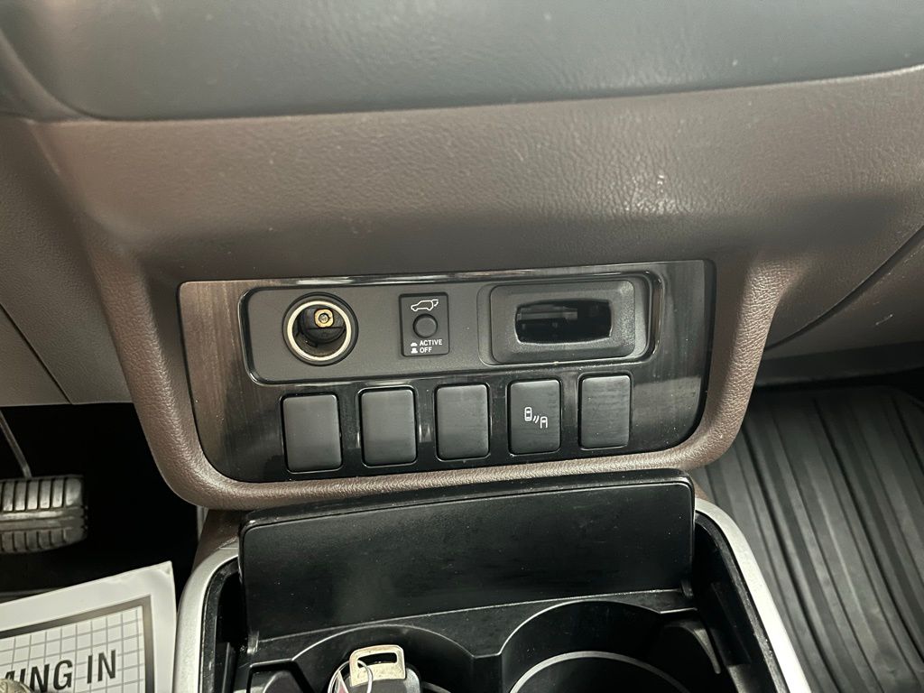 2018 Mitsubishi Outlander PHEV SEL photo 15