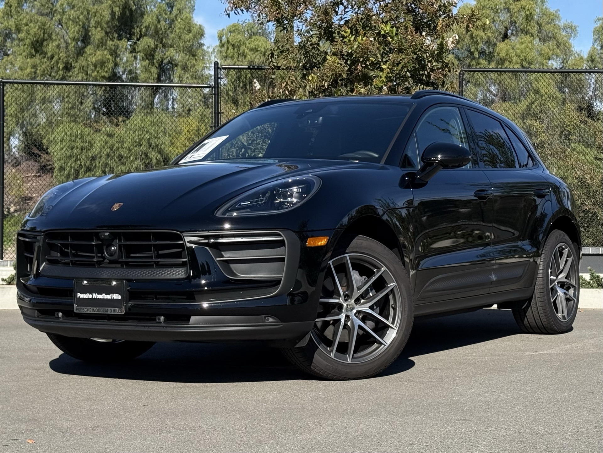 2025 Porsche Macan's photo