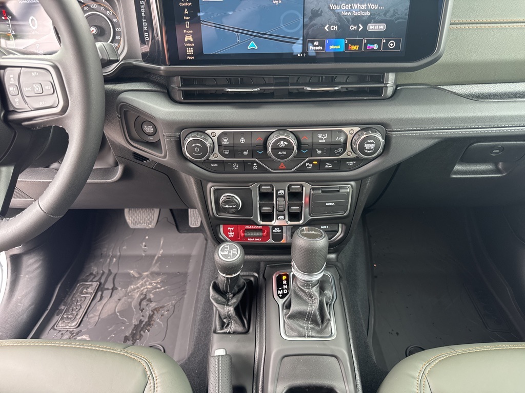 2025 Jeep Gladiator Mojave photo 43