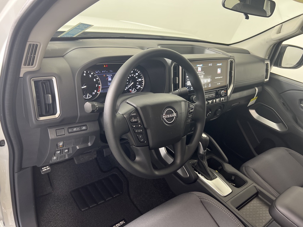 2025 Nissan Frontier SV photo 10
