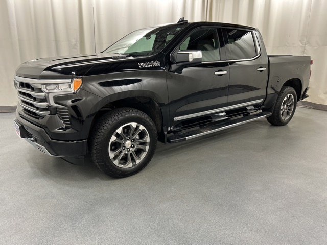 2025 Chevrolet Silverado 1500 High Country photo 2