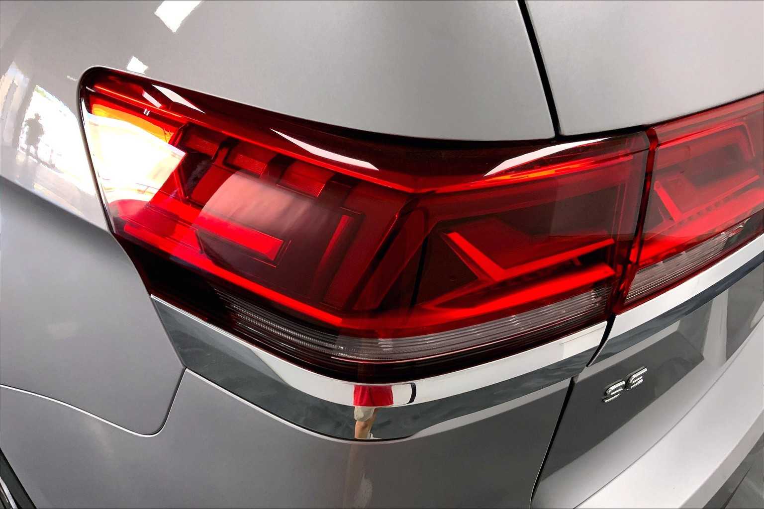 2024 Volkswagen Atlas SE Technology photo 24