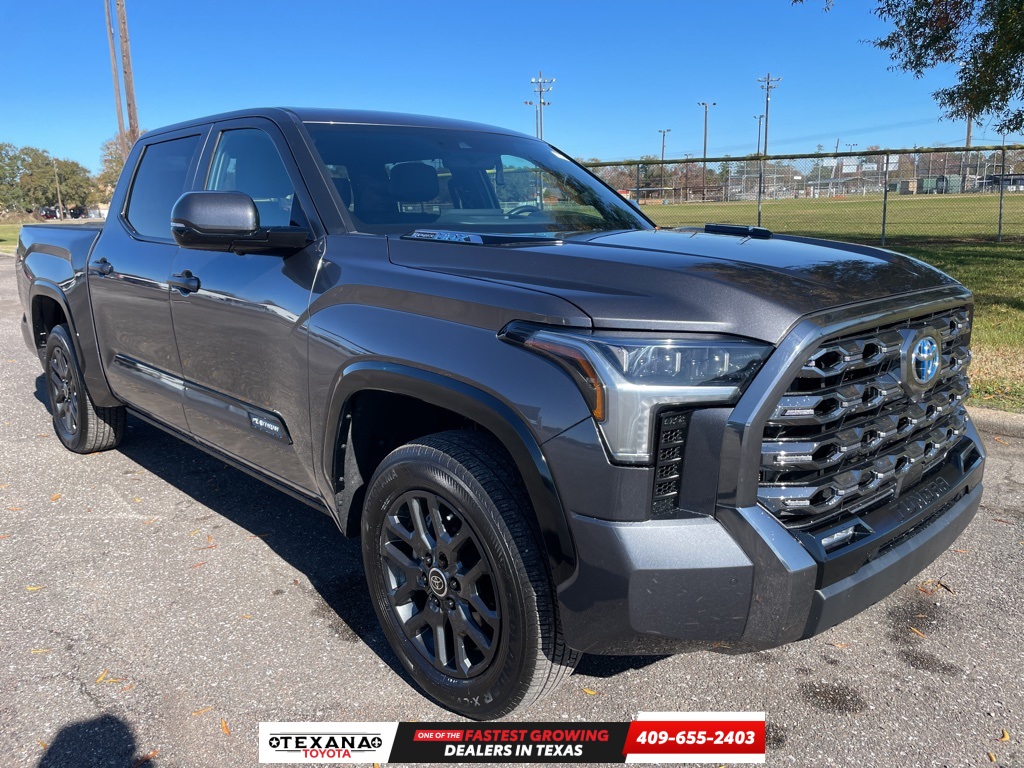 2024 Toyota Tundra Platinum's photo
