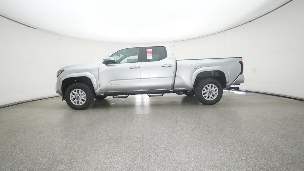 2025 Toyota Tacoma SR5 photo 10