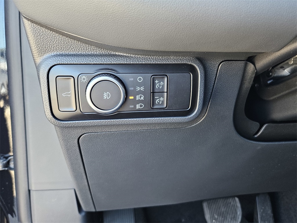 2025 Ford Explorer photo 8