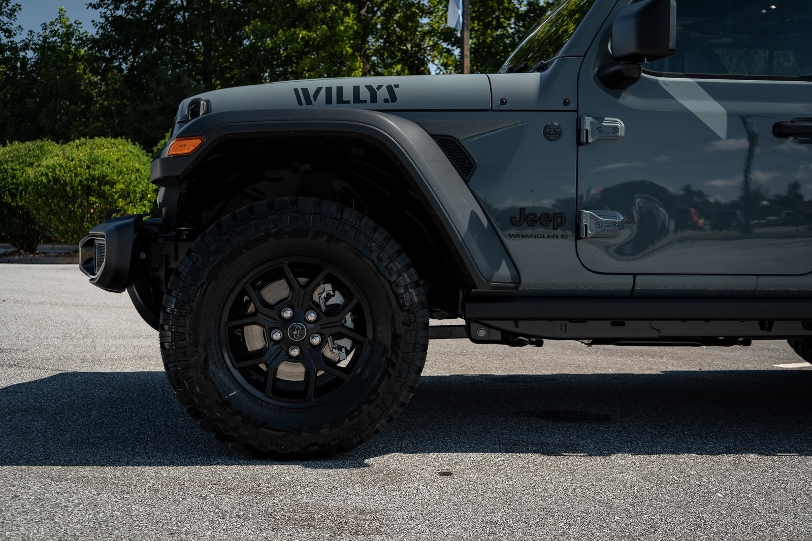 2025 Jeep Wrangler Willys photo 4