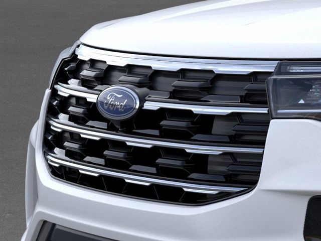 2025 Ford Explorer photo 8