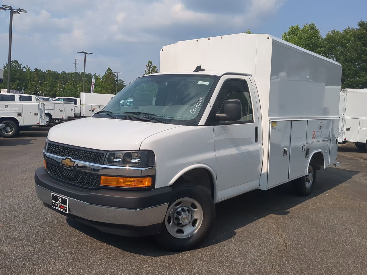 2025 GMC Savana Cutaway Work Van's photo
