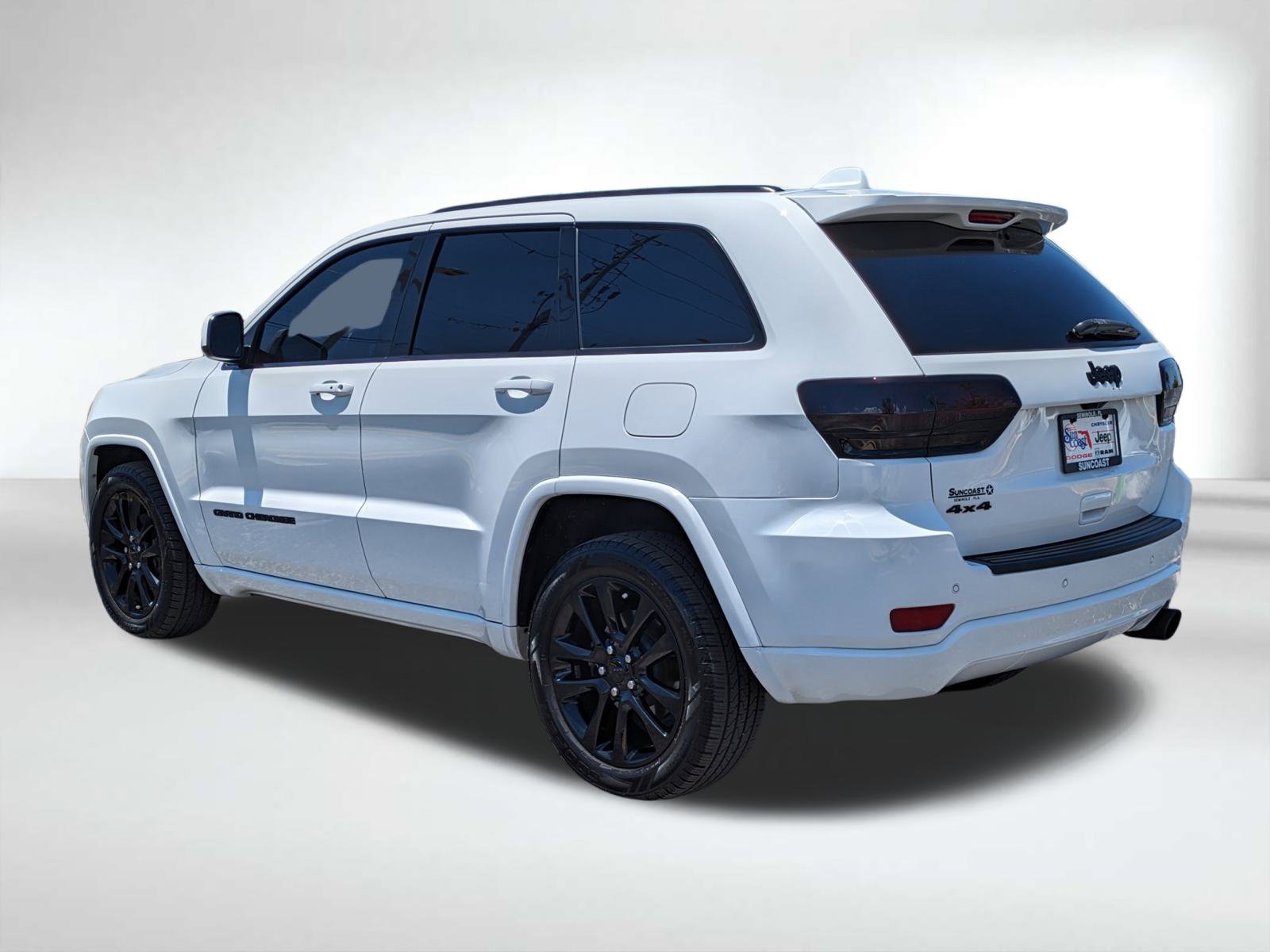 2020 Jeep Grand Cherokee Altitude photo 3
