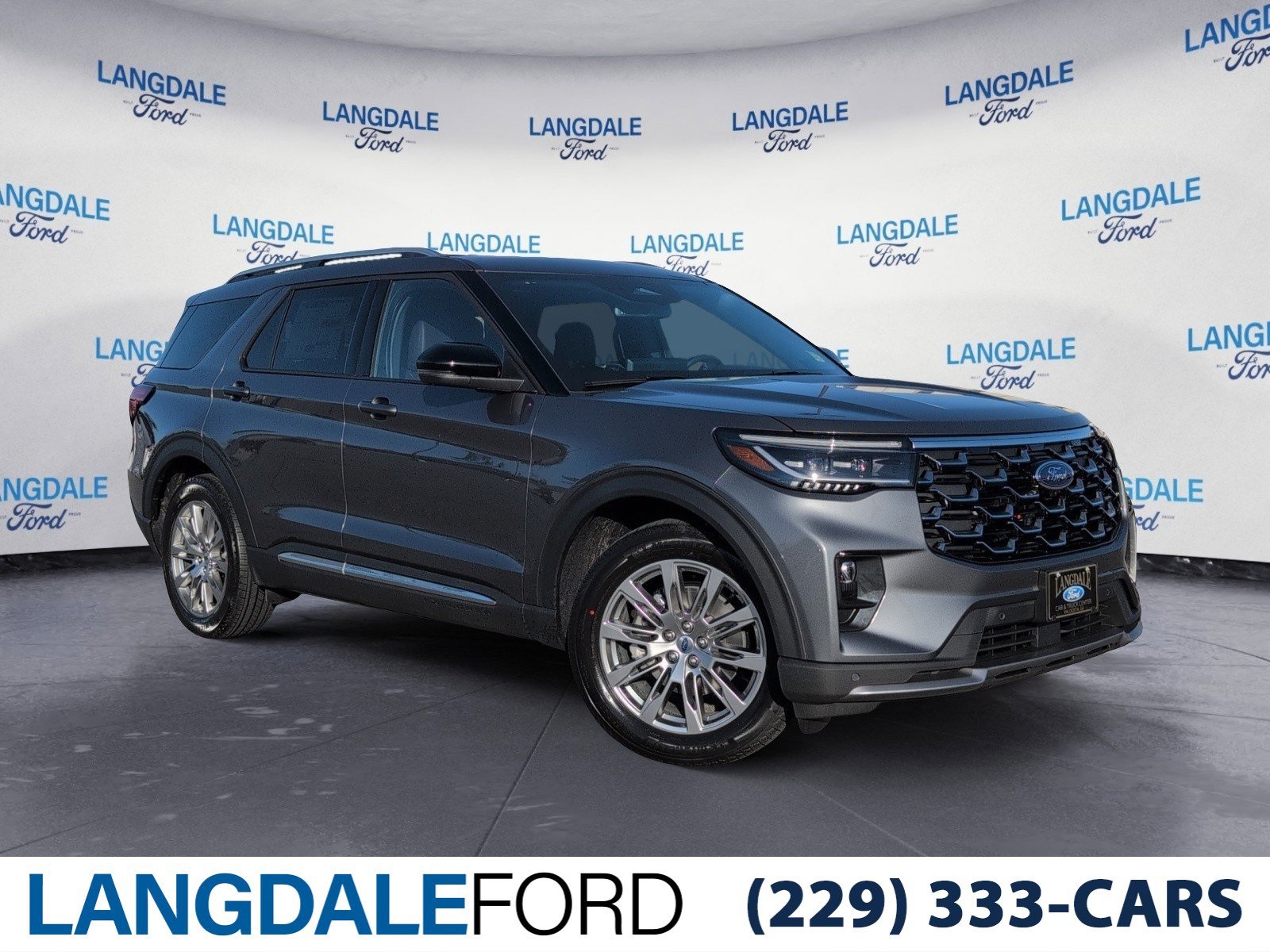 2026 Ford Explorer Platinum's photo